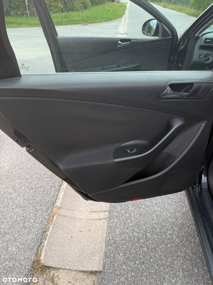 Volkswagen Passat 1.9 TDI Highline - 19