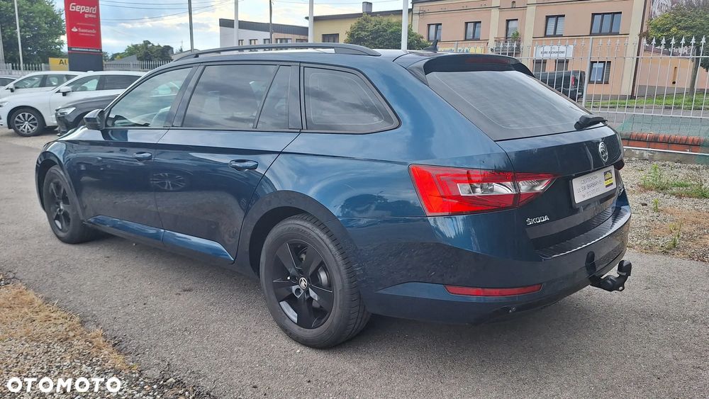 Skoda Superb 1.6 TDI Ambition - 7