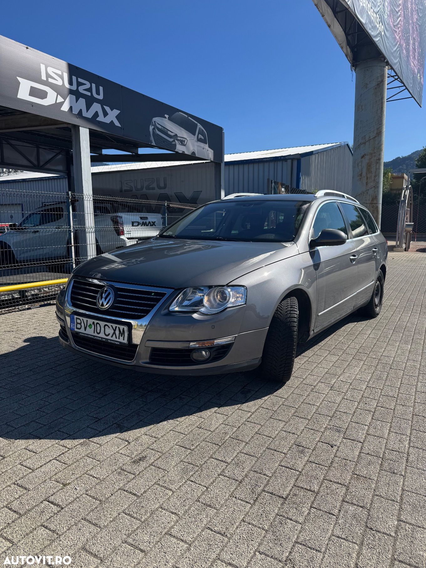 Volkswagen Passat - 1