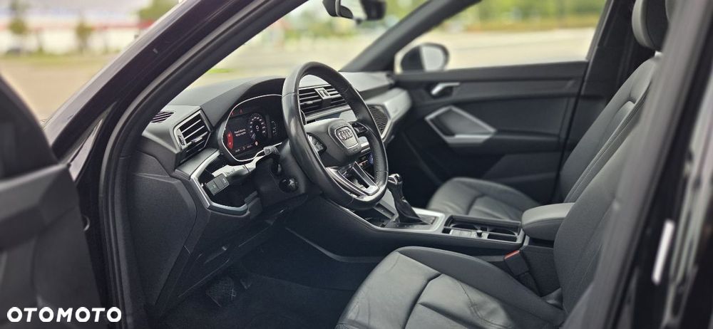 Audi Q3 2.0 TDI S tronic sport - 30
