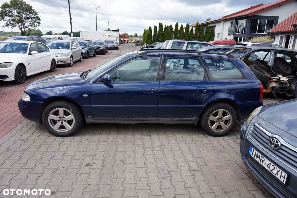 AUDI A4 B5 KOMBI 2001 LZ5K 1.8T AWT 149KM GRANATOWY na części - 2