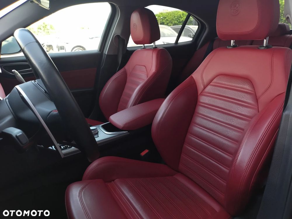 Alfa Romeo Giulia 2.0 Turbo Veloce Q4 - 23