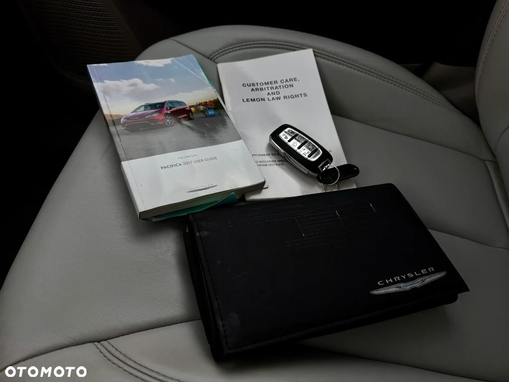 Chrysler Pacifica - 33