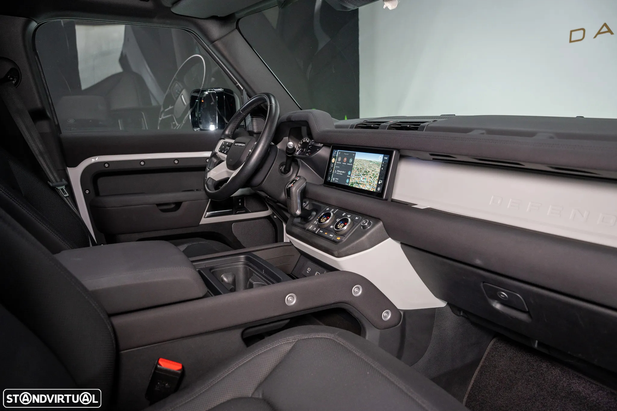 Land Rover Defender 3.0 D250 110 AWD X-Dynamic SE - 11