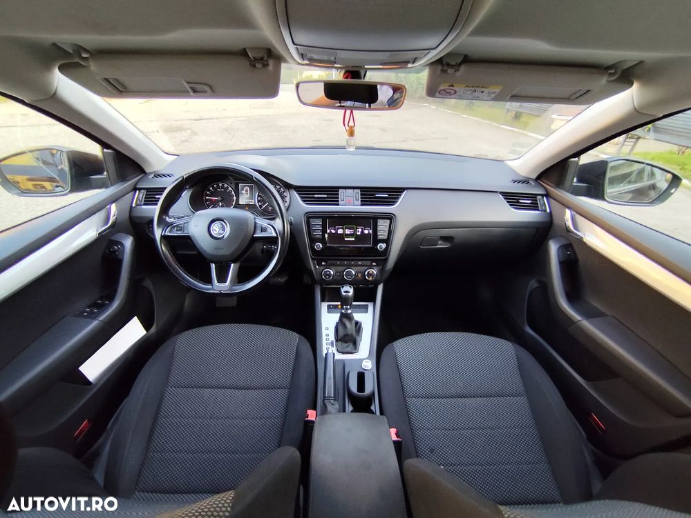 Skoda Octavia 2.0 TDI (Green tec) DSG Ambition - 6