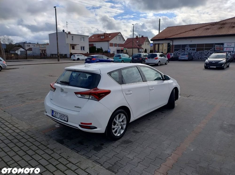 Toyota Auris - 2
