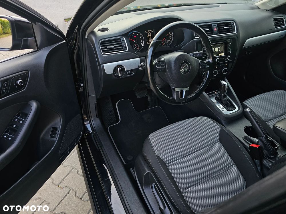 Volkswagen Jetta 1.4 Hybrid DSG Comfortline - 9