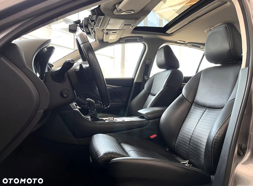 Infiniti Q50 Q50S Hybrid AWD Sport - 25