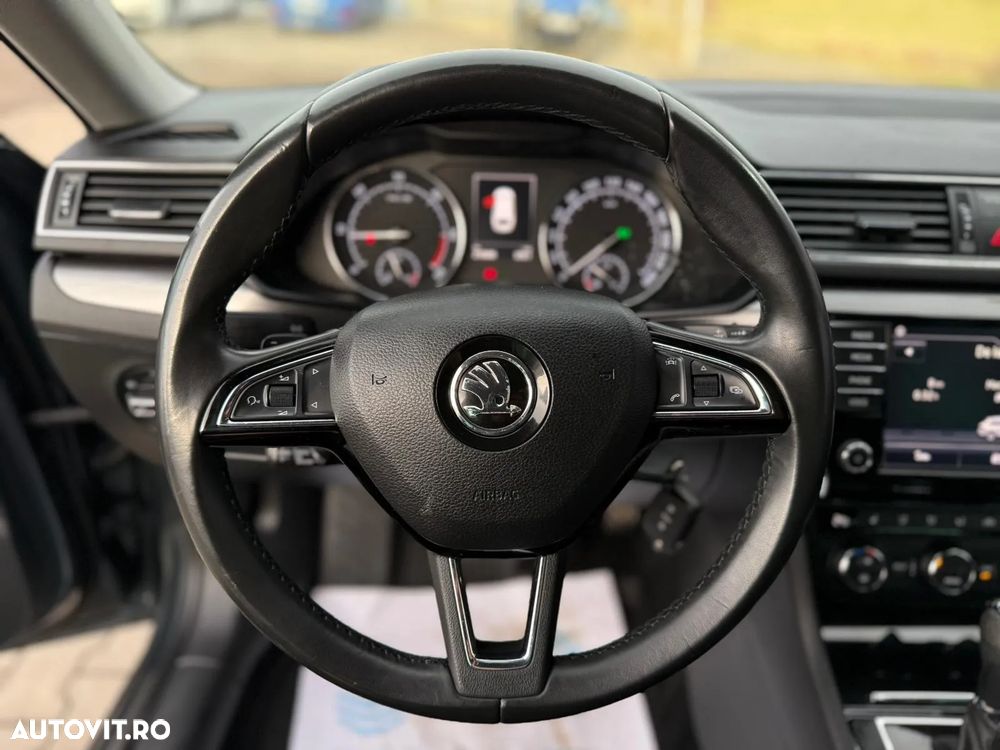 Skoda Superb 2.0 TDI DSG 4X4 Ambition - 14