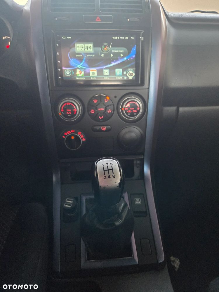 Suzuki Grand Vitara 2.0 Comfort - 10
