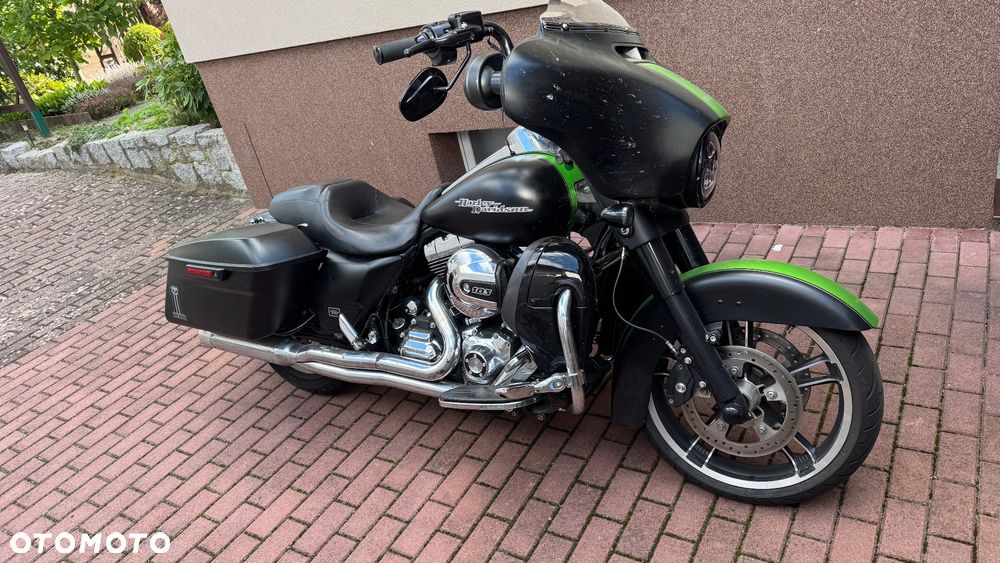 Harley-Davidson Touring Street Glide - 3