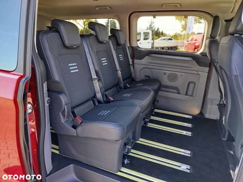 Ford Tourneo Custom - 16