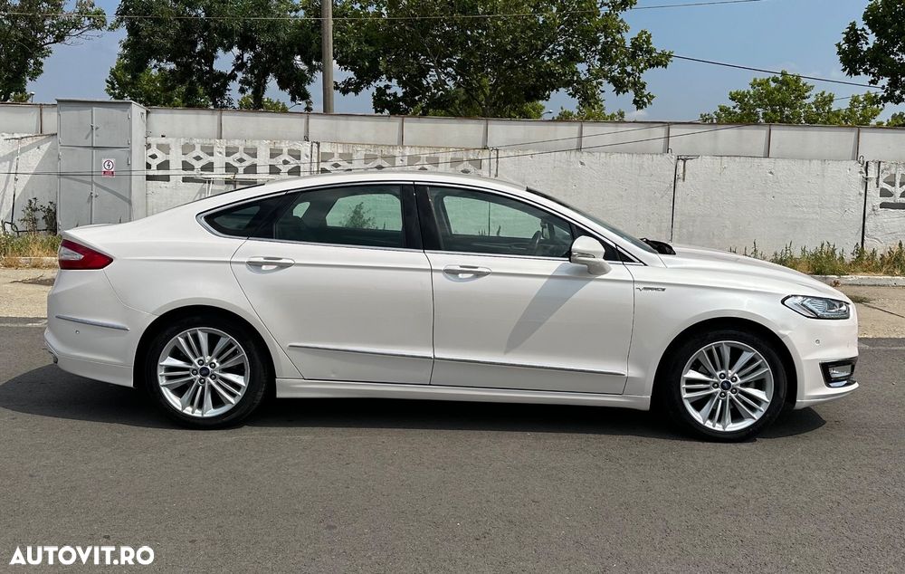 Ford Mondeo Vignale 2.0 Hybrid - 12