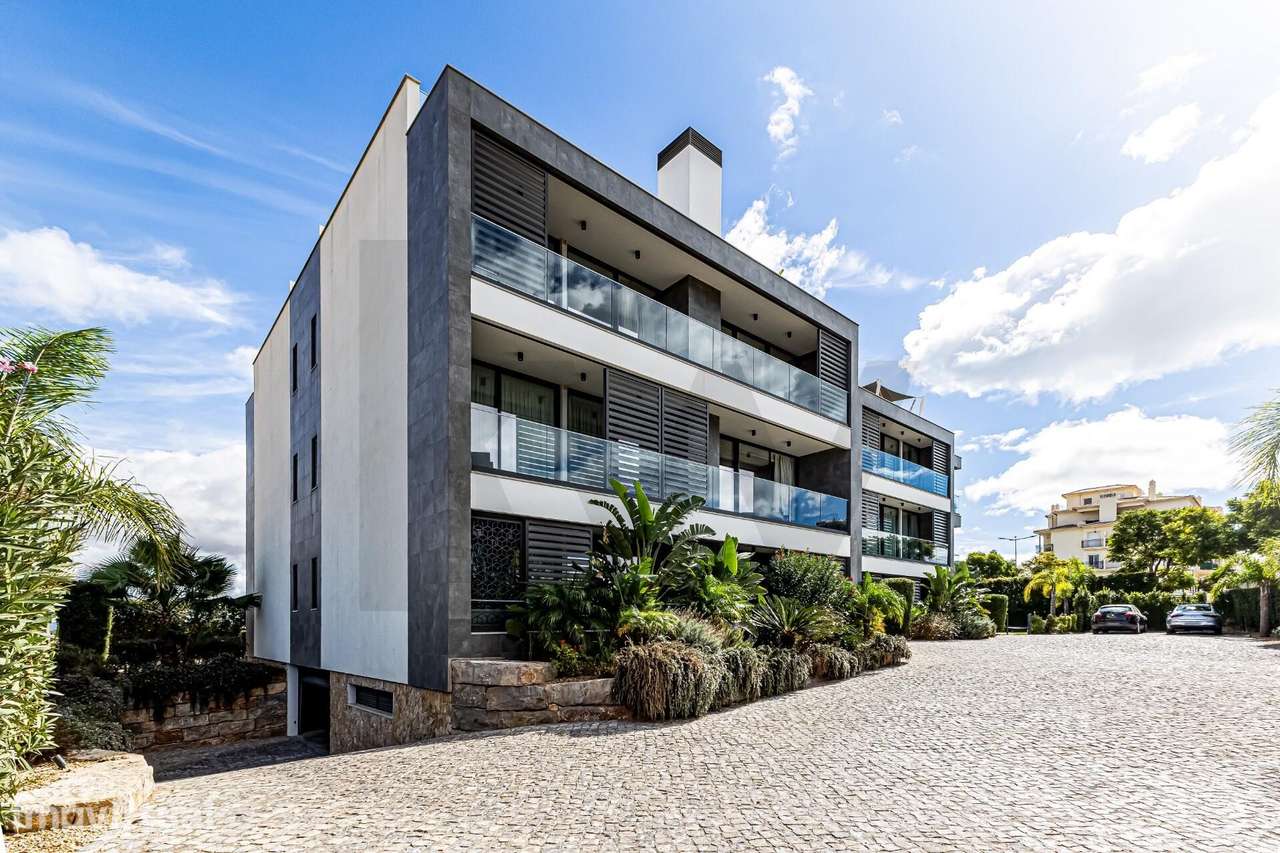 T3 Duplex de alta gama seminovo com vista mar em Albufeira - Grande imagem: 3/40