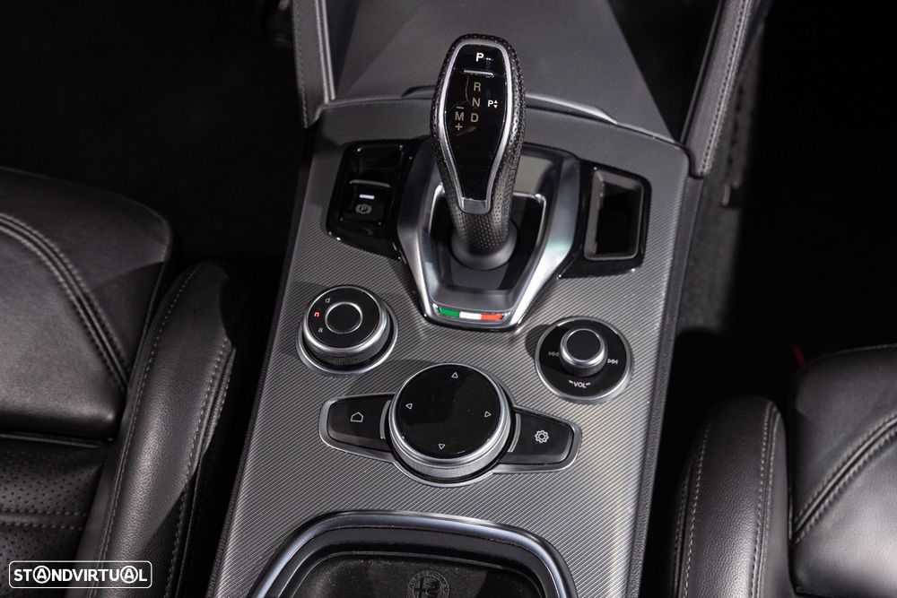 Alfa Romeo Stelvio 2.2 D Super AT8 - 22
