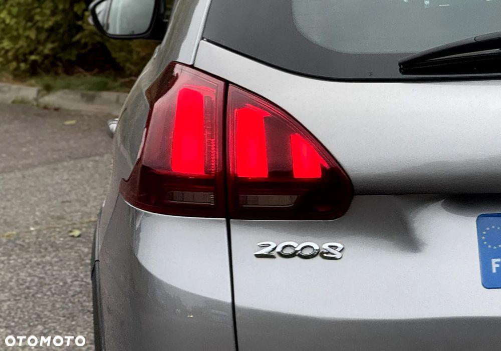 Peugeot 2008 1.2 Pure Tech GPF Allure S&S - 29