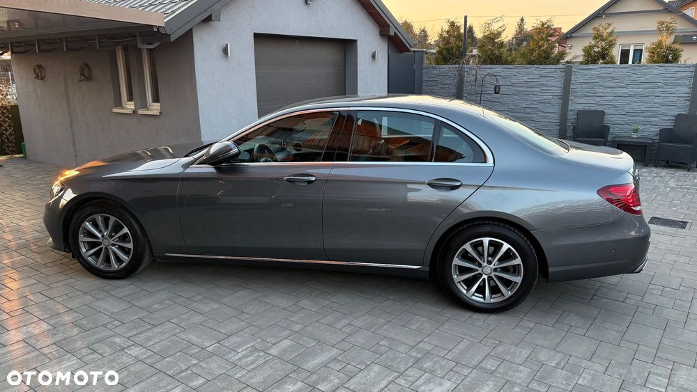 Mercedes-Benz Klasa E 220 d 9G-TRONIC - 5