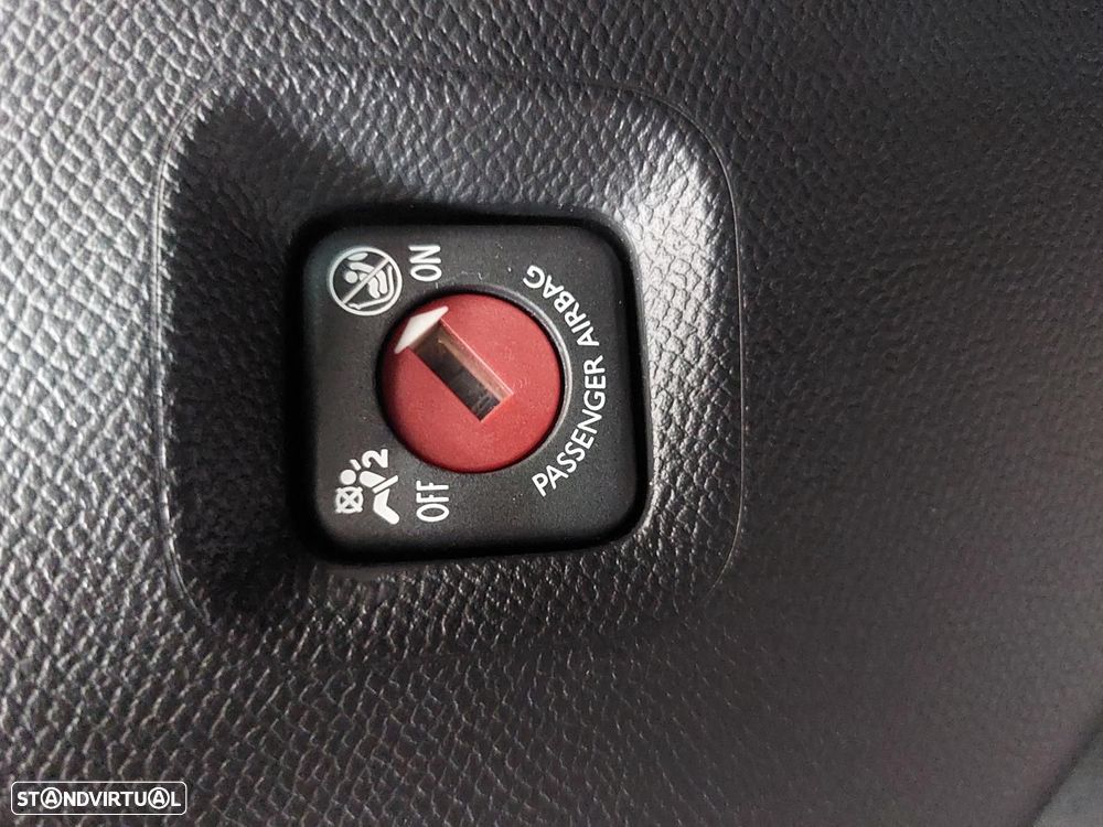 Peugeot 2008 1.2 PureTech GT Line - 48