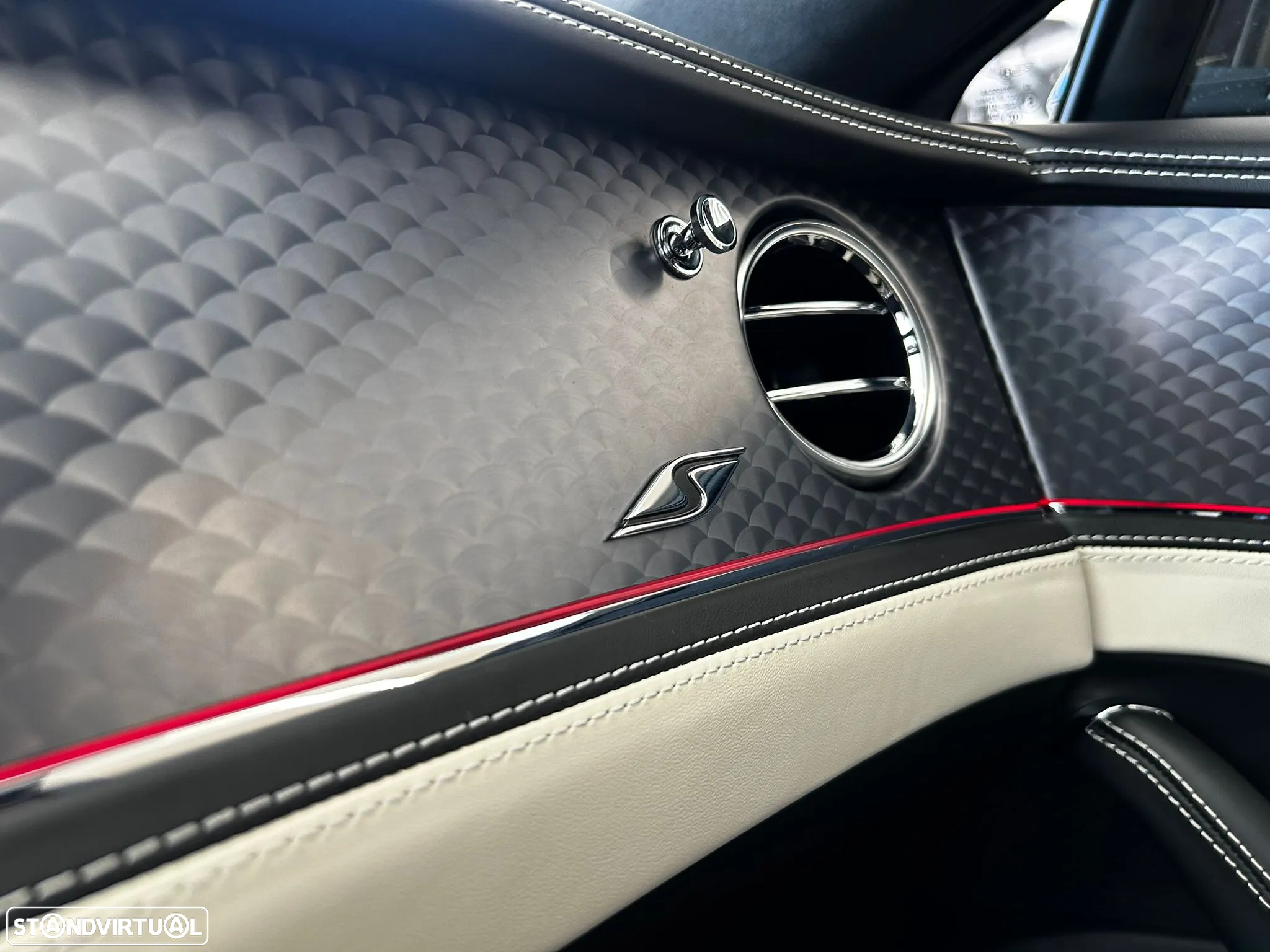 Bentley Flying Spur Hybrid S - 23
