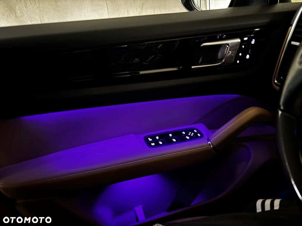 Porsche Cayenne - 31