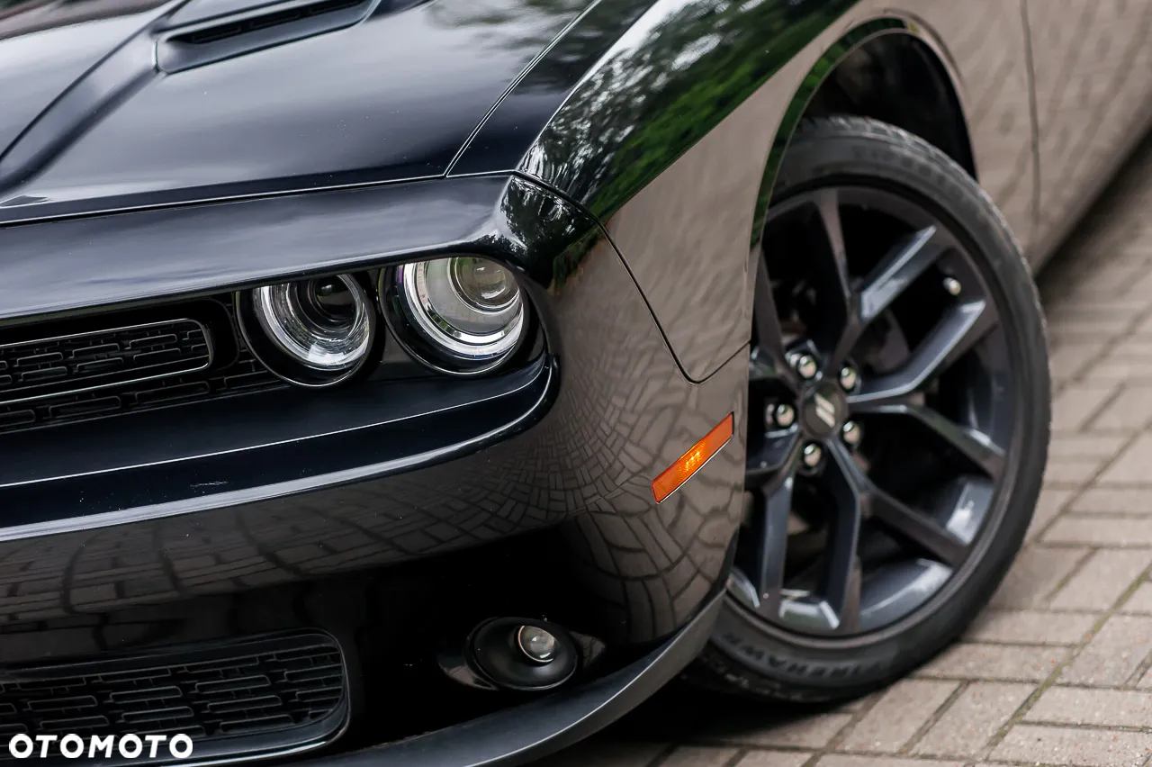Dodge Challenger - 3