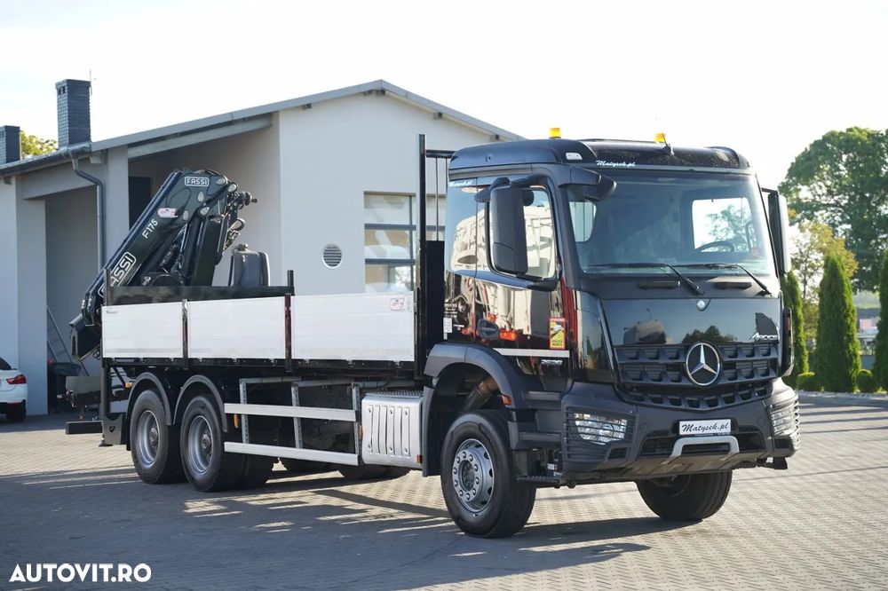 Mercedes-Benz AROCS 2636 / 6x4 / CAROSERIE BALANȚĂ - 6,8 M / MACARA FASSI F175A.2.23 / CAPACITATE MAXIMĂ DE RIDICARE: 5.100 KG / ROTATOARE / TELECOMANDĂ / PODEA RESISTENTĂ / TRANSMISIE AUTOMATĂ - 14
