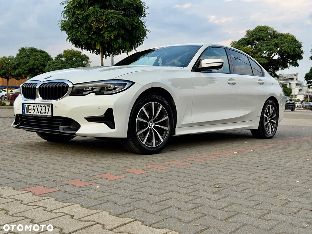 BMW Seria 3 318d Sport Line - 3