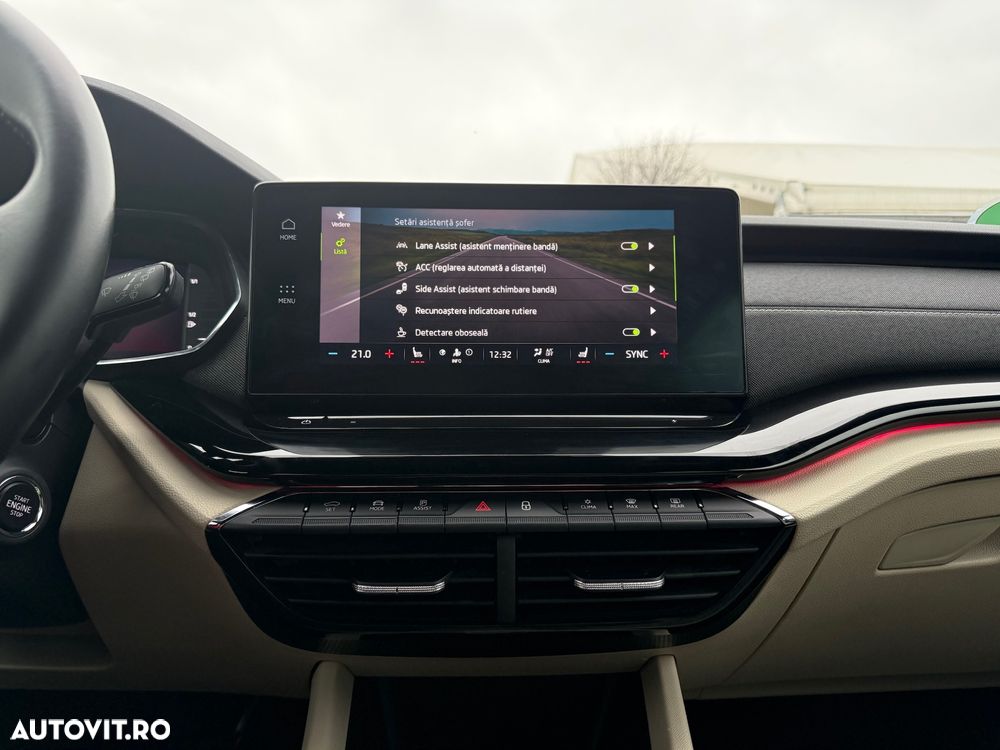 Skoda Octavia Combi 2.0 TDI DSG Premium Edition - 27