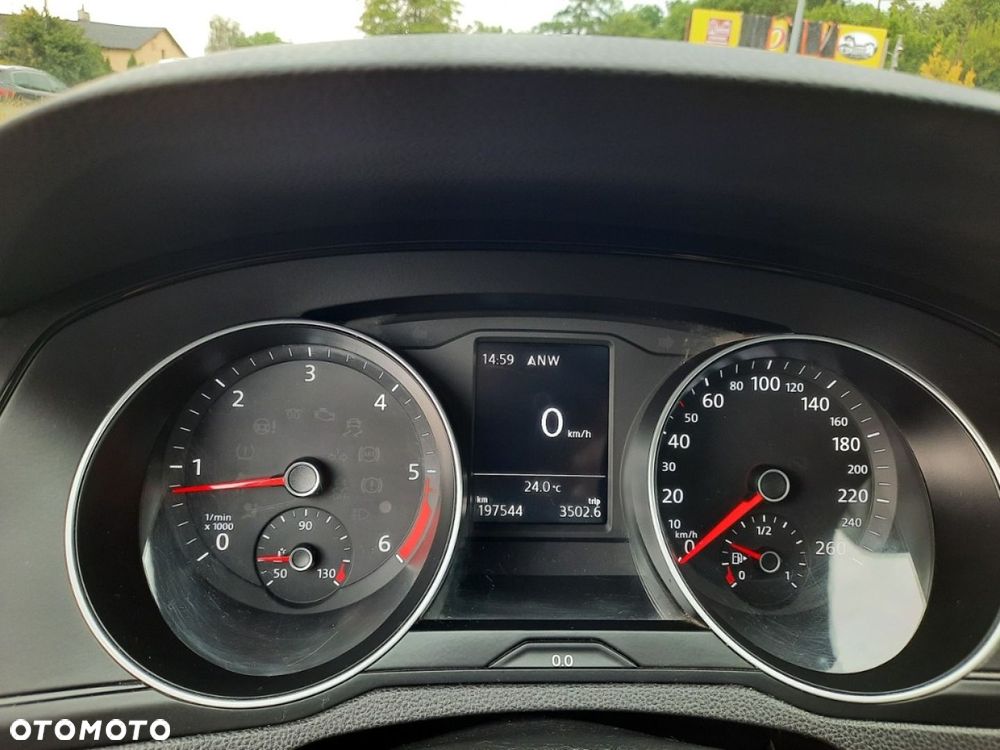 Volkswagen Passat - 27