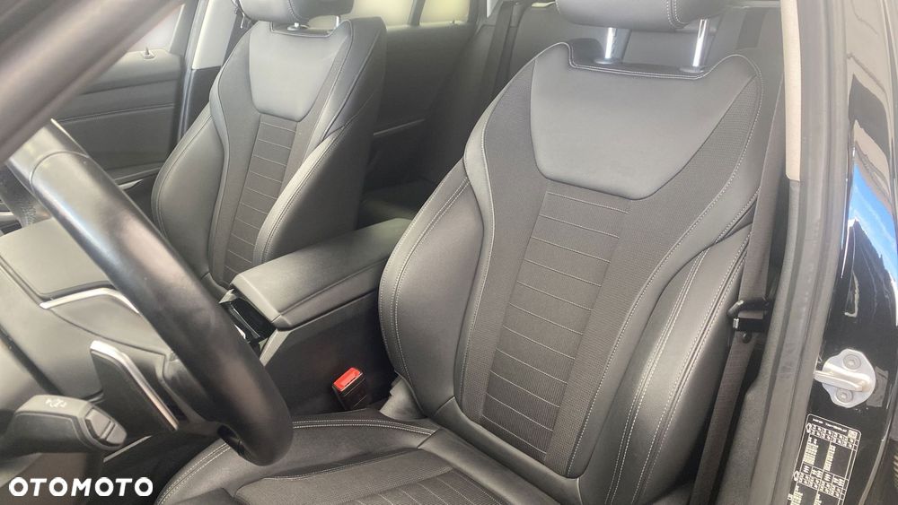 BMW Seria 3 320d xDrive mHEV - 11
