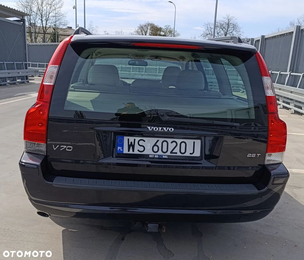 Volvo V70 2.5 T Momentum - 3