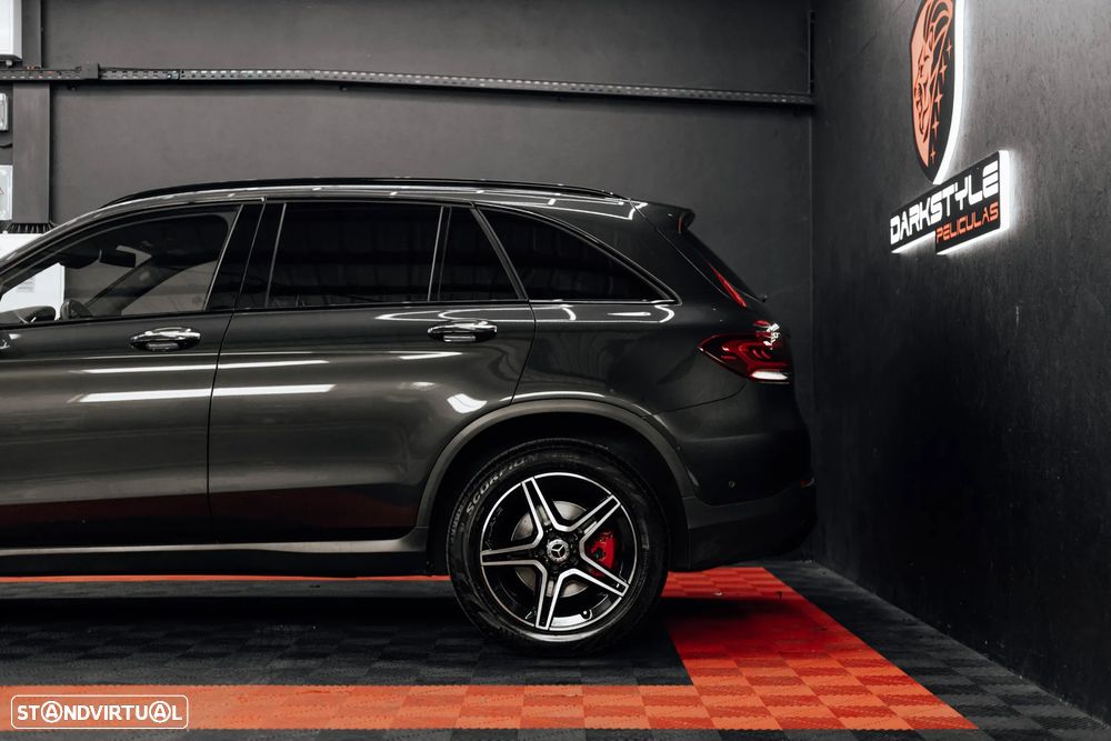 Mercedes-Benz GLC 300 e 4Matic 9G-TRONIC AMG Line - 13