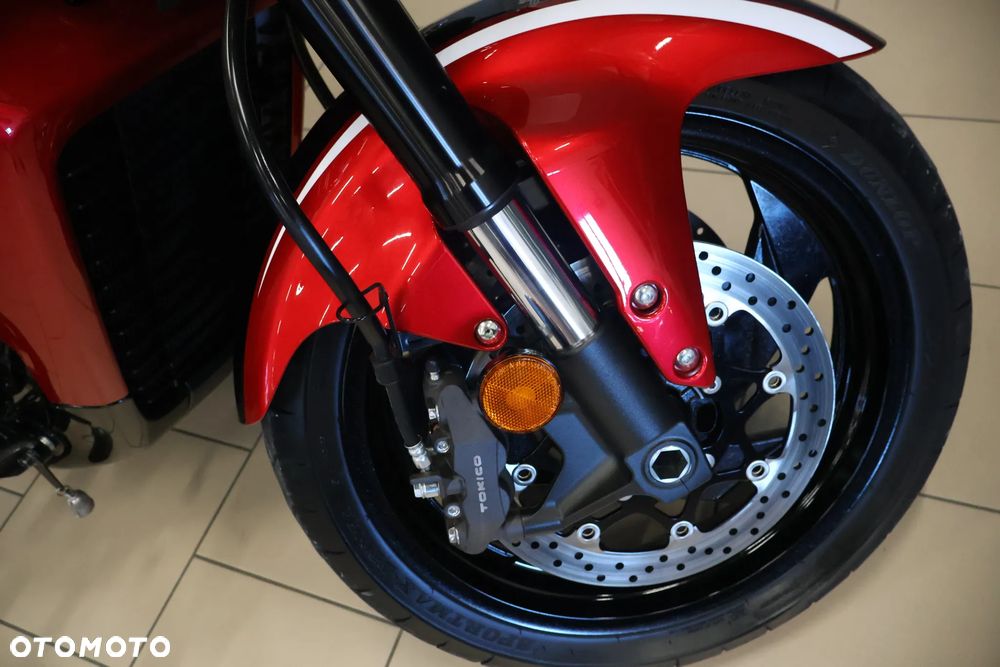 Suzuki Intruder - 18