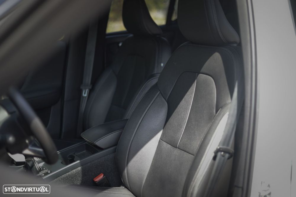 Volvo XC 40 2.0 D3 R-Design - 11