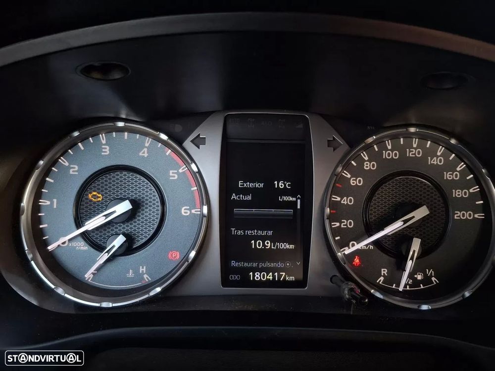 Toyota Hilux 2.4 D-4D 4WD CD CM - 4