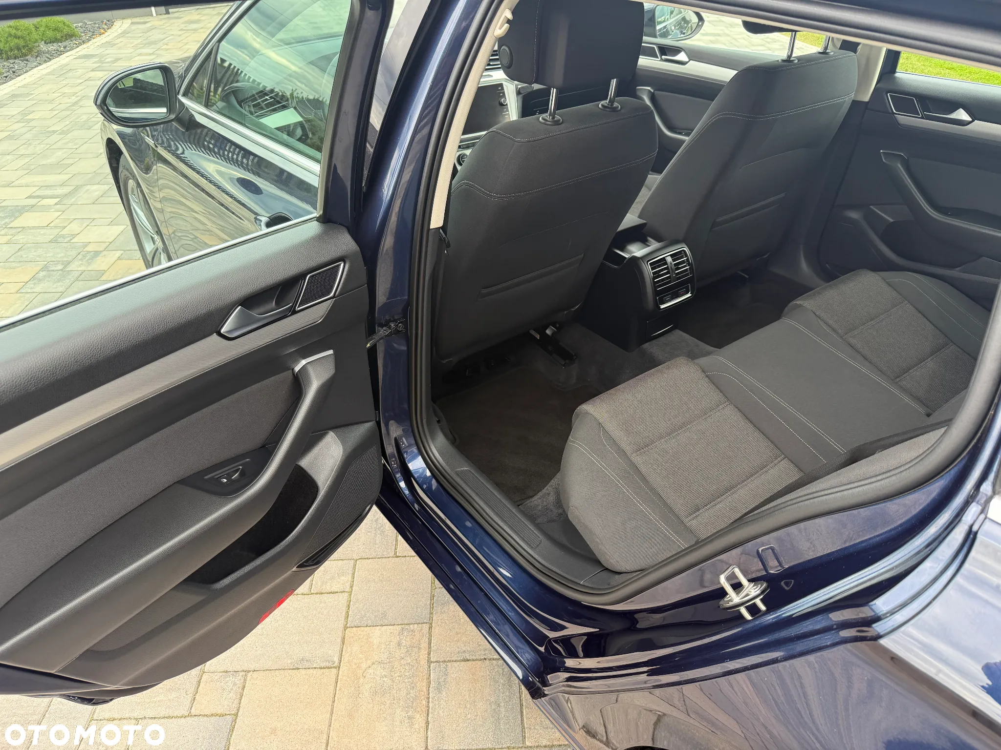 Volkswagen Passat 2.0 TDI BMT Highline - 24