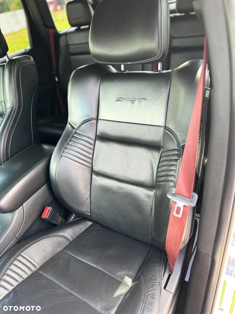 Jeep Grand Cherokee - 15