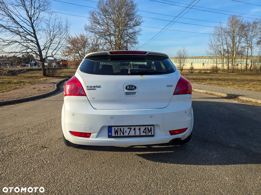Kia Ceed - 4