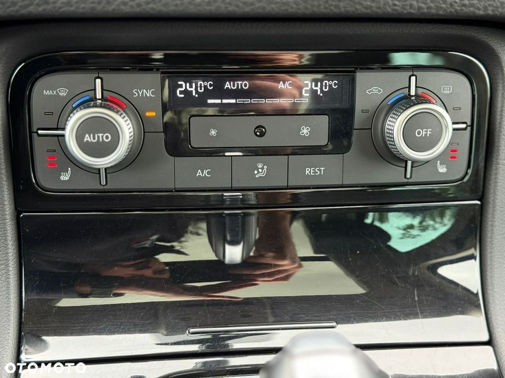 Volkswagen Touareg - 33