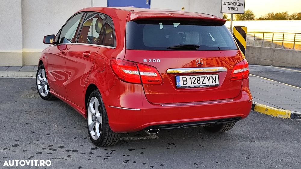 Mercedes-Benz B 200 2012 photo 5