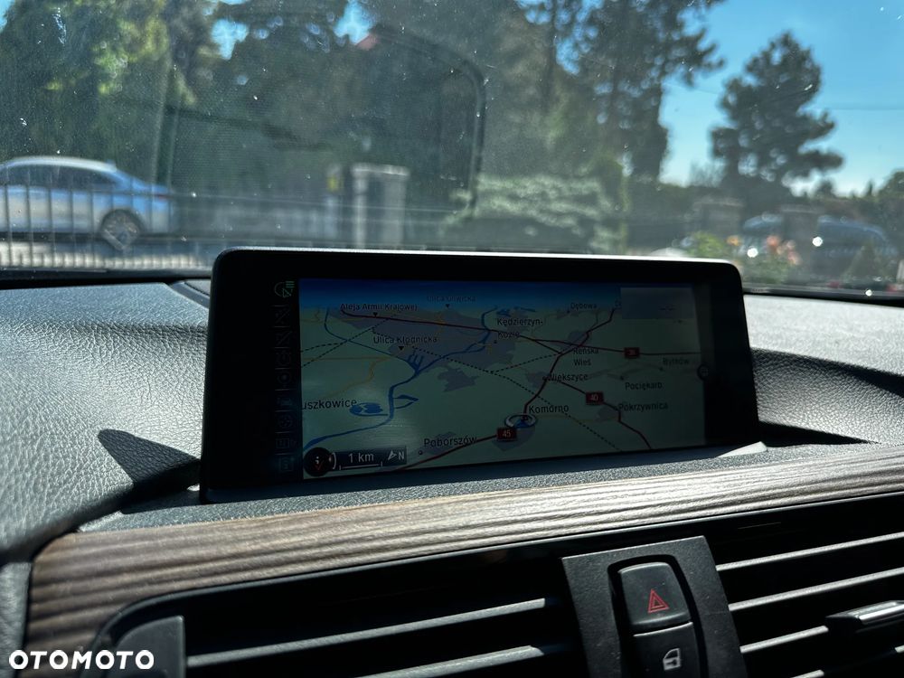 BMW Seria 3 320d Touring Sport-Aut Modern Line - 31