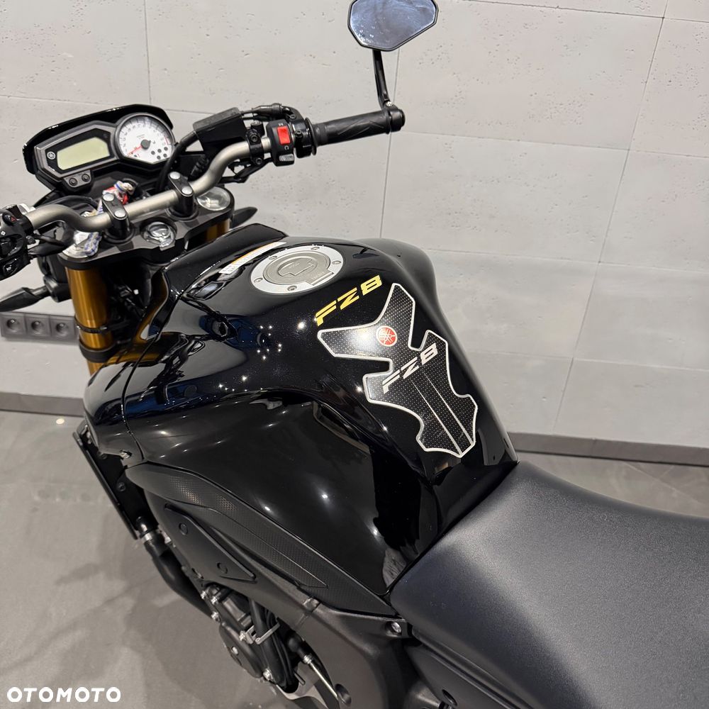 Yamaha FZ8 - 14