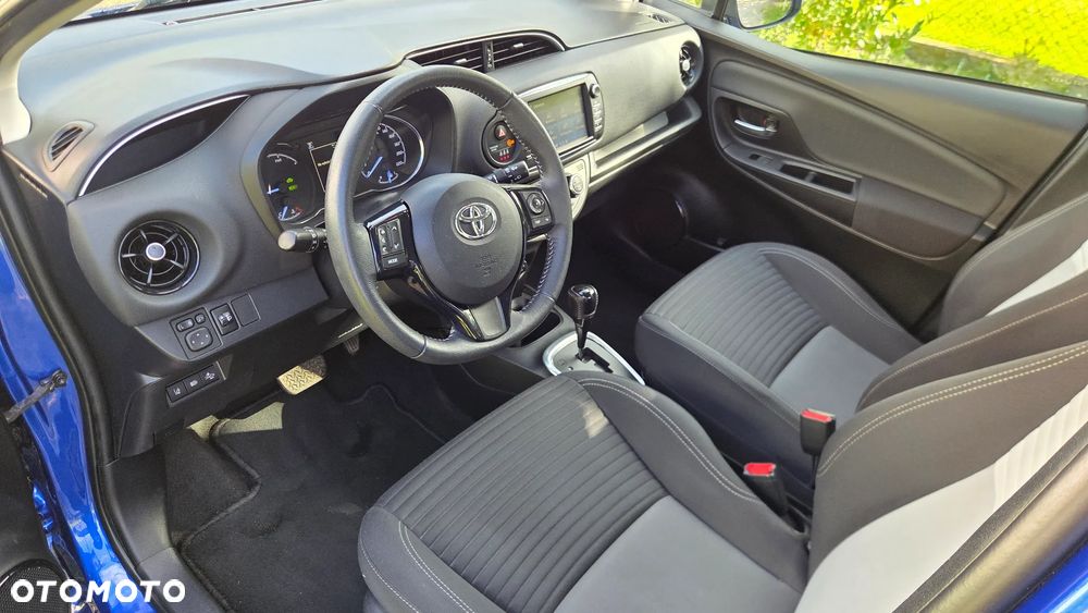 Toyota Yaris Hybrid 100 Premium EU6 - 11