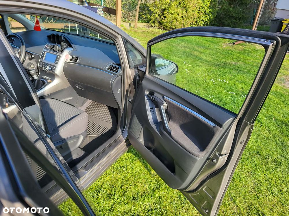 Toyota Verso 2.0 D-4D 5-Sitzer Executive - 12