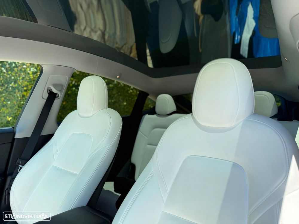 Tesla Model Y Long Range Tração Integral - 32
