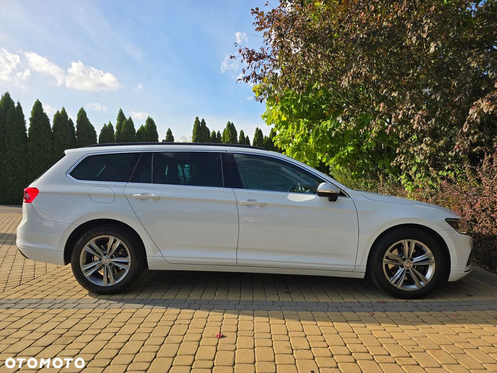 Volkswagen Passat Variant 2.0 TDI EVO Elegance DSG - 13