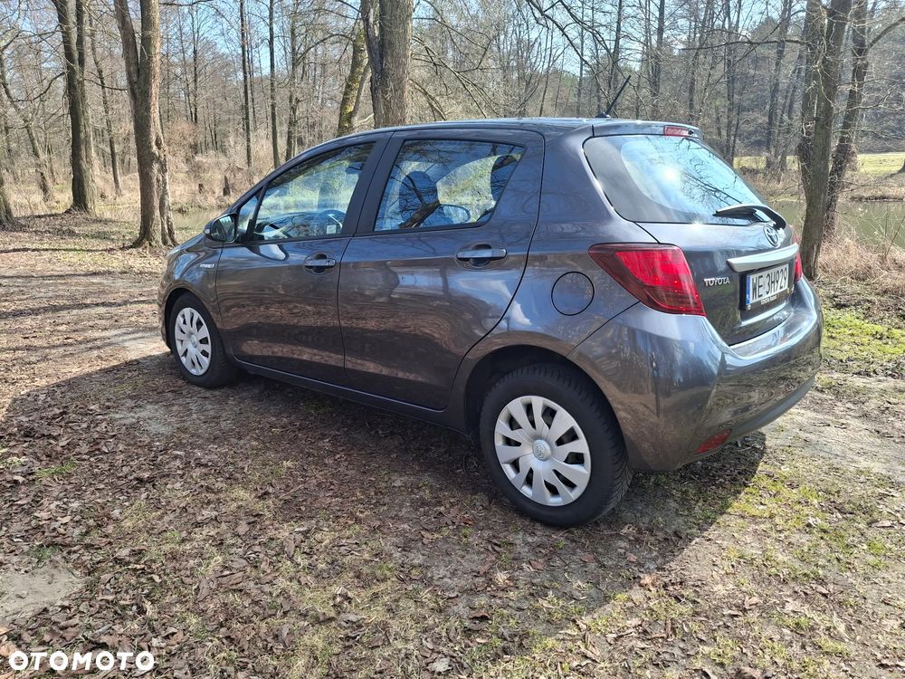 Toyota Yaris Hybrid 100 Dynamic EU6 - 6
