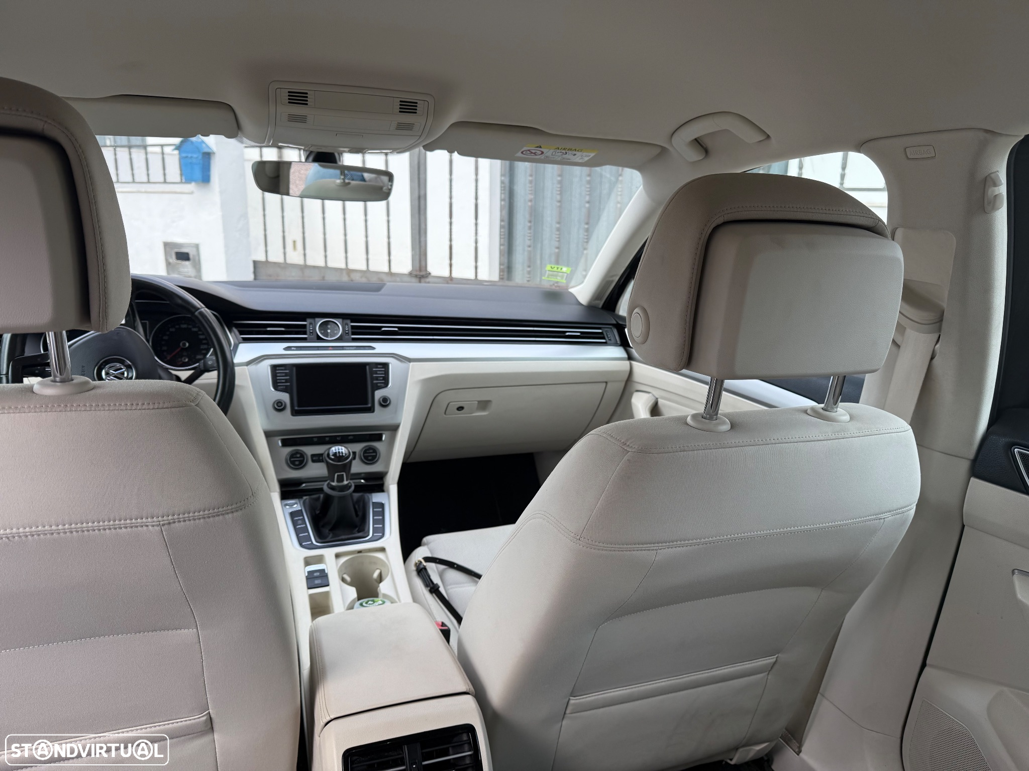 VW Passat Variant 1.6 TDI BlueMotion - 8