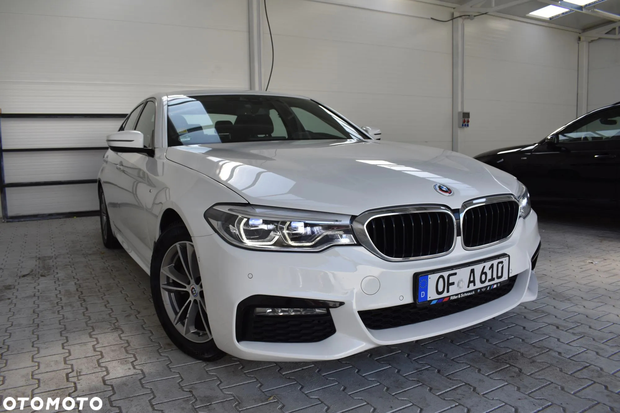 BMW Seria 5 520d M Sport - 6