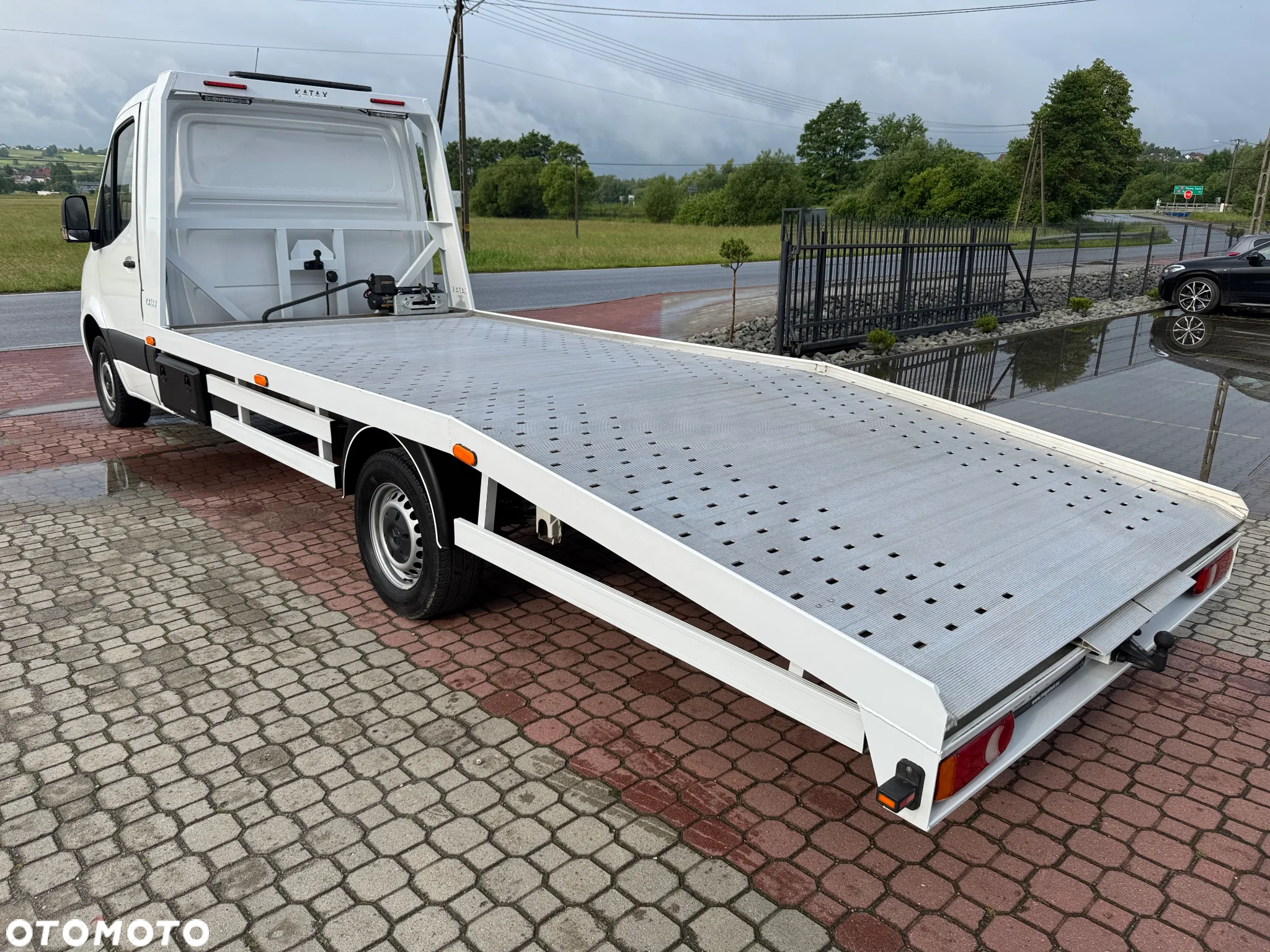 Mercedes-Benz Sprinter - 11